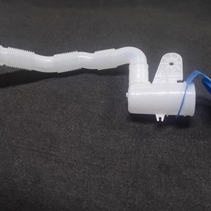 Tubo de Descarga del Depósito de Líquido Limpiaparabrisas Huo Ying con Tapa Azul para Volkswagen T-Cross, Material ABS - Product Image 2