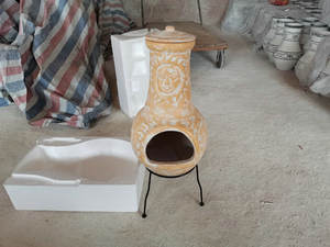 Chiminea d'argile en <span class=keywords><strong>terre</strong></span> <span class=keywords><strong>cuite</strong></span> extérieure faite à la main avec cheminée de décor de jardin de conception de visage de soleil - Product Image 4