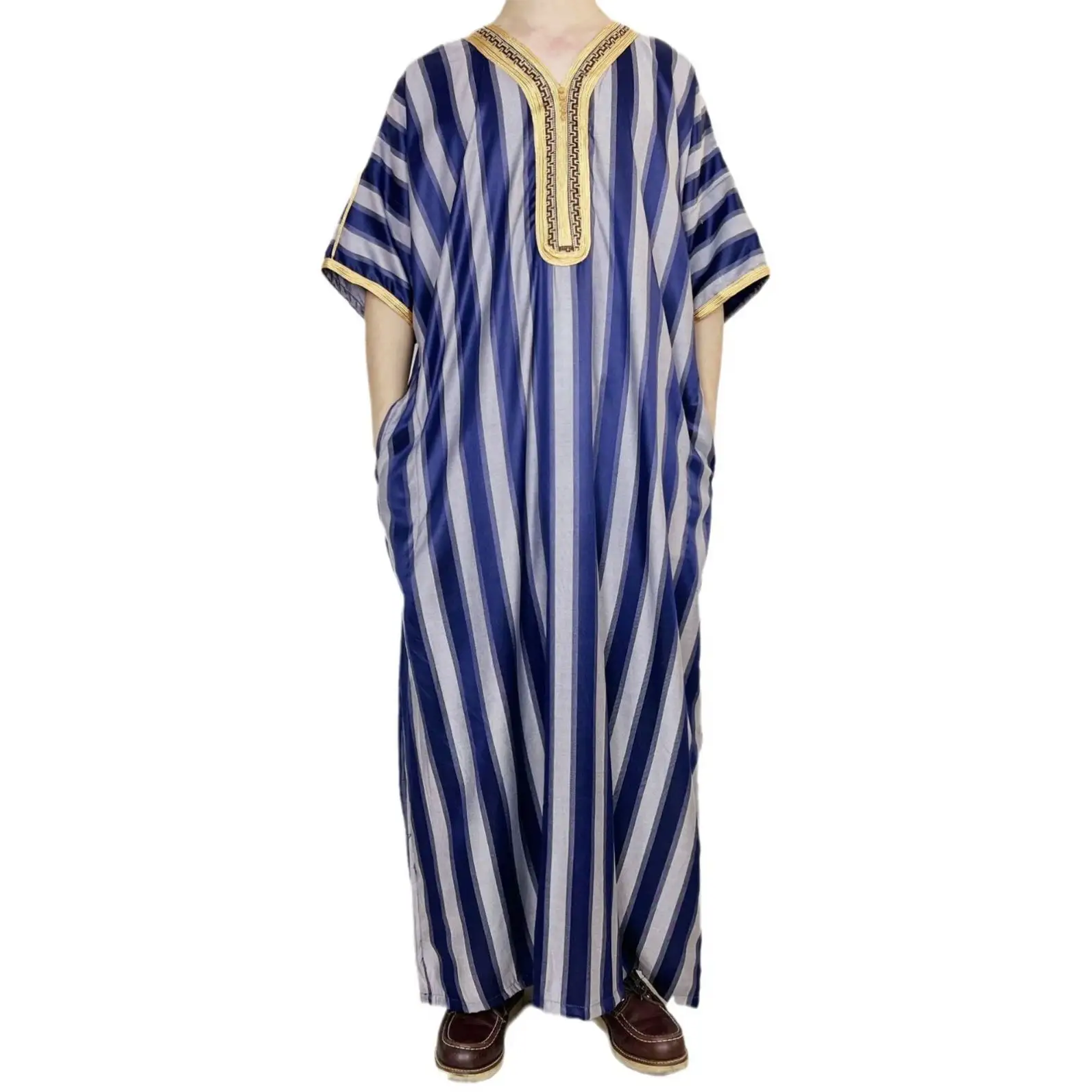 Vêtements islamiques arabes pour hommes Kurta Jubah Robe de caftan brodée style marocain Thobe pour hommes