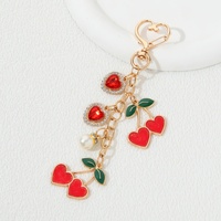 Y2K Vintage Cherry Heart Emaille sleutelhanger Zinklegering Parel Fruit sleutelhanger Cadeau voor vrouwen Meisjes Verjaardag Groothandel