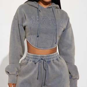 Ensemble de survêtement sportif 2 pièces pour femme, coupe courte, col roulé, motif lettres, grande taille, avec logo personnalisé - Product Image 3