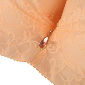 บราลูกไม้เซ็กซี่แบบไร้สาย สายคล้องคอ ดันทรง สำหรับผู้หญิง บราบางใส่ได้ทุกวัน คัพเต็ม ไซส์ใหญ่พิเศษ คัพ C/D มีโครง - Product Image 5