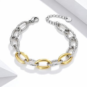 Pulsera de Eslabones Ovalados de Acero Inoxidable con Baño de Oro de 18K y Cadena de Eslabones Lisos en Tono Dorado y Texturizado en Tono Plateado - Product Image 1