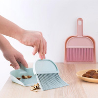Petit ensemble balayette et pelle en PP avec manchon en plastique pour le nettoyage des tables, des voitures et des ordinateurs