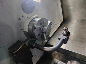 Vente en gros usine Doosan Lynx 235II Centre de tournage CNC horizontal avec système Fanuc, tour CNC à banc incliné d'<span class=keywords><strong>occasion</strong></span> - Product Image 2