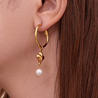 Boucles d'oreilles pendantes en forme de trèfle à quatre feuilles creux ZSZL avec perle et plaqué or 18 carats, en acier inoxydable, bijoux tendance et polyvalents