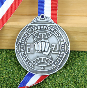เหรียญกีฬาเทควันโด วอลเลย์บอล ฟุตบอล ฮอกกี้ ซอฟต์บอล แบบกำหนดเอง พิมพ์ลาย 3 มิติ ด้วยเทคนิคเคลือบอ่อนด้วยแสงยูวี บนเหรียญโลหะ - Product Image 2