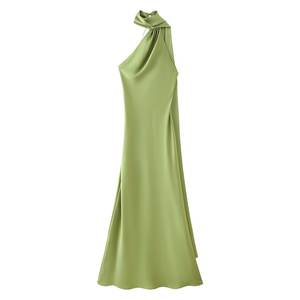 Robe Midi Chic et Tendance pour Femme, Style Vintage, Sans Manches, Coupe Droite, Asymétrique, Couleur Unie, en Satin Texturé avec Ruban et Col Halter - Product Image 2