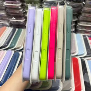 Coque en silicone liquide Factory Direct pour IPhone 17 Air Pro Max Macaron couleur bonbon solide avec couvercle de boîte à paquets - Product Image 3