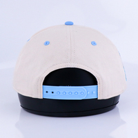 Qianzun fabricación china hombres logotipo personalizado OEM bordado 5 paneles SnapBack borde curvo gorra de béisbol de dos tonos