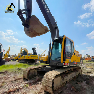 Excavatrice Volvo EC210B d'occasion, robuste et fiable, de taille moyenne, pour l'installation de pipelines et le remblaiement dans les projets d'utilsités - Product Image 1