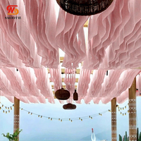 Tulle de qualité supérieure au prix d'usine pour la décoration de plafond de mariage, tente de décoration de plafond de restaurant, drapé de rideau en ficelle