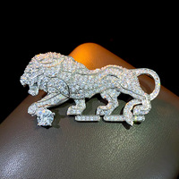 Broche pour homme avec pierres en zirconium - broche lion - accessoire pour revers de costume