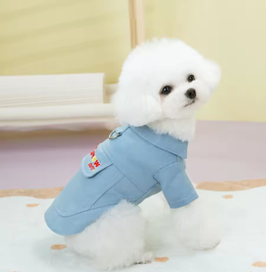 מכירת חיסול! מעיל ג'ינס אופנתי וידידותי לסביבה לכלבים, הדפס צבעוני, פוליאסטר, קז'ואל, קיץ ואביב, סיטונאי. - Product Image 1