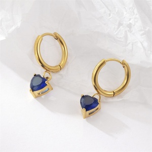 Pendientes de Aro Populares con Baño de Oro de 18k, Pendientes de Acero Inoxidable con Colgante de Corazón de Circonita - Product Image 4