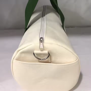 Bolsa de lona de viaje grande resistente personalizada para gimnasio, bolsa de lona impermeable para deportes - Product Image 4