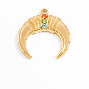 จี้ห้อยคอแฟชั่นสำหรับผู้หญิง ทำจากสแตนเลสสตีลชุบทอง 18k ไม่ลอก ไม่ซีดจาง ทนทาน สวยงาม - Product Image 4