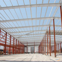 Hangar d'atelier industriel en acier pour machines, équipements et fabrication