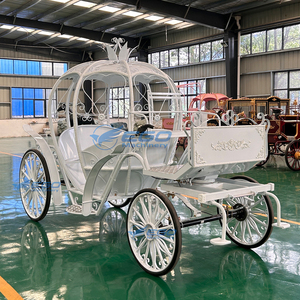 Chariot à citrouilles blanc pur non motorisé tiré par des chevaux, couleur personnalisable, pour mariages, complexes hôteliers, parcs à thème, attractions touristiques et visites. - Product Image 3