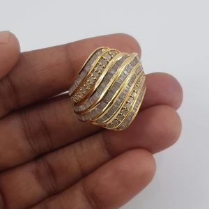 Anillo de Diamantes Jewelspaark de 2.42 Quilates, Corte Redondo y Baguette, Color G, Plata de Ley 925, Joyería de Compromiso para Mujer - Product Image 6