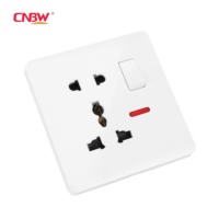 CNBW Prise de sécurité en gros de haute qualité norme britannique Prise murale à 5 broches électrique 220V-250V prise d'interrupteur multi-prises avec néon