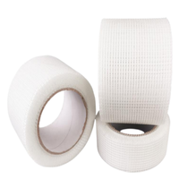 Ruban isolant en fibre de verre 100 mm avec adhésif thermofusible pour coins de cloisons sèches, matériau en fibre de verre Xinxing 8 mailles, service de découpe