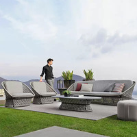Ensemble de canapés d'extérieur de luxe de style italien, structure en aluminium avec sangles en oléfine et plateau en pierre frittée pour patio de villa