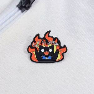 En gros, épingles <span class=keywords><strong>de</strong></span> revers en métal émaillées, mignonnes, style anime, motif flamme, badges et broches <span class=keywords><strong>de</strong></span> dessin animé, avec inscription 'Feu' - Product Image 3