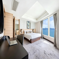 Chaises de luxe pour événements et ensemble de meubles de chambre d'hôtel pour hôtels 5 étoiles avec vue sur le port