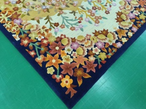 Tappeto in Lana Neozelandese e Seta di Bambù Stile Turco Persiano Personalizzato con Motivo Floreale Elegante Tessuto a Mano per Soggiorno - Product Image 4