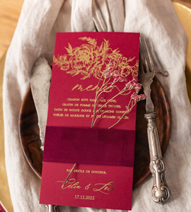 Carte de menu de mariage en velours rouge chic, modèle de menu de mariage en velours, menu de mariage élégant en velours doré - Product Image 2