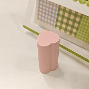 Spot Pink Heart Blush Stick Tubo vacío Rotativo Textura esmerilada Lápiz labial Contenedor Hexi Cosméticos Embalaje - Product Image 1