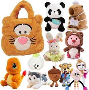 Juguete de peluche de pingüino Ártico Antártico invierno Navidad Animal Stocking Stuffer con accesorio de bufanda - Product Image 1