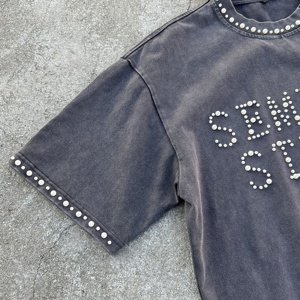 T-shirt en coton surdimensionné à lavage acide, style streetwear rétro, avec perles et strass personnalisés, fabriqué sur mesure - Product Image 4