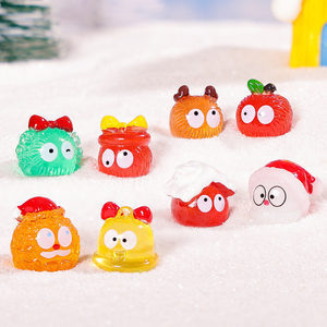 Adornos Navideños Brillantes en la Oscuridad al por Mayor y Mini Figuras de Resina de Duendes de Hume para Manualidades de Micro Paisajes y Casas de Muñecas - Product Image 3