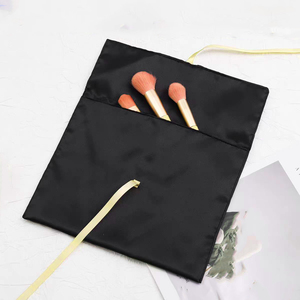 Pochette de rangement en <span class=keywords><strong>satin</strong></span> rose imprimée avec logo personnalisé, sac de protection de luxe en soie pour perruques, emballage cosmétique pour cheveux et textiles - Product Image 3