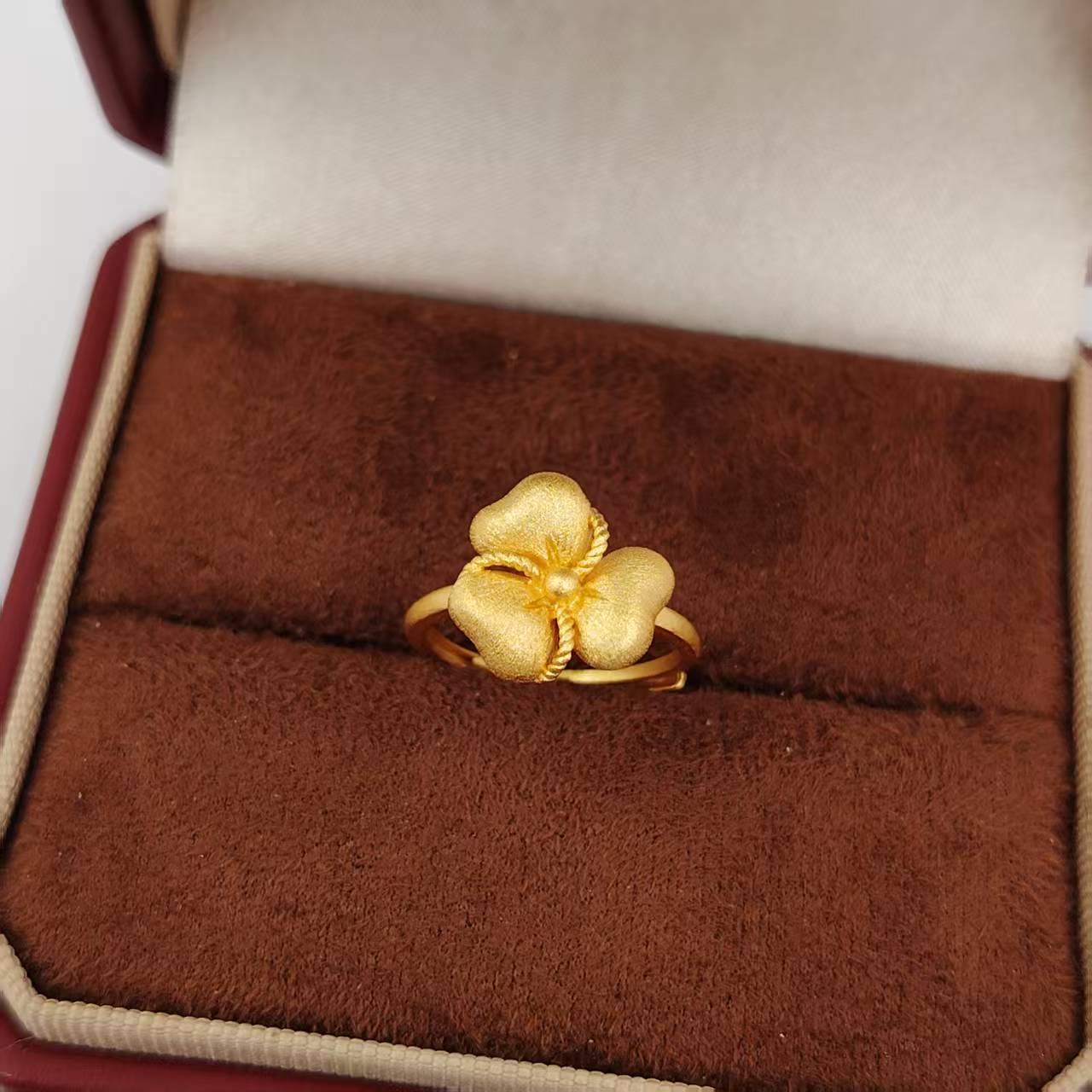 สีเหลือง