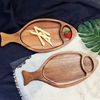 Plateau de service unique en bois d'acacia en forme de poisson avec compartiment à sauce, assiette à fruits divisée, cadeau écologique pour la maison et la cuisine