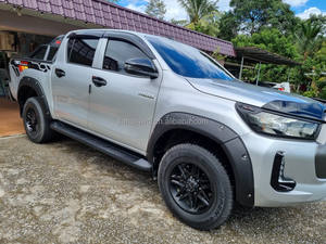 Para <span class=keywords><strong>Toyota</strong></span> <span class=keywords><strong>Hilux</strong></span> <span class=keywords><strong>4X2</strong></span> <span class=keywords><strong>2021</strong></span> 2022 2023 cubierta de luz trasera negra Kits Set Pickup Accesorios - Product Image 3