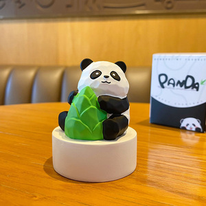 Statuetta Miniatura di Panda in Stile <span class=keywords><strong>Intaglio</strong></span> del Legno, Creativa Bambola Cartoon per Decorazione Auto, Casa e Scrivania - Product Image 5