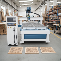 Machine de fraisage CNC avec table à aspiration, changeur d'outils automatique ATC, haute vitesse, pour la découpe, la gravure et le fraisage du bois, idéale pour les portes d'armoires