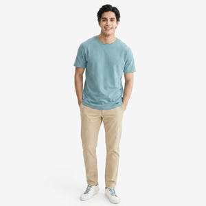 Camiseta de Hombre de Alta Calidad con Logotipo Personalizado, Impresión Frontal en Relieve, 100% Algodón, 180g, Corte Ajustado, Transpirable y Ecológica - Product Image 1