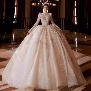 Robe de mariée de luxe vintage à sequins et perles ZX-2258, robe de bal élégante de princesse à manches longues avec traîne longue - Product Image 1