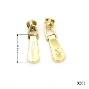 Tirette de <span class=keywords><strong>fermeture</strong></span> <span class=keywords><strong>éclair</strong></span> en métal gravée avec logo |   Étiquette de <span class=keywords><strong>fermeture</strong></span> <span class=keywords><strong>éclair</strong></span> gravée pour sac en cuir - Product Image 2
