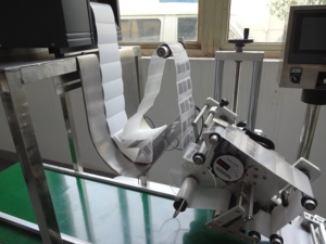 Ym210p Rau thịt thực phẩm tươi sống có trọng lượng và máy dán nhãn trứng hộp carton dán máy in - Product Image 2