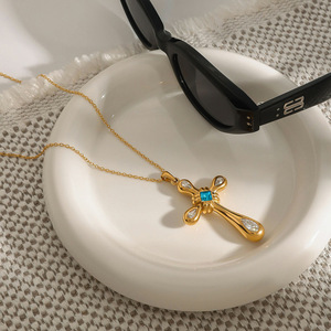 Collar con Colgante de Cruz Yueli, Chapado en Oro de 18k, Acero Inoxidable, Incrustaciones de Diamantes de Circonio Azul, Joyería de Moda, Regalo - Product Image 3