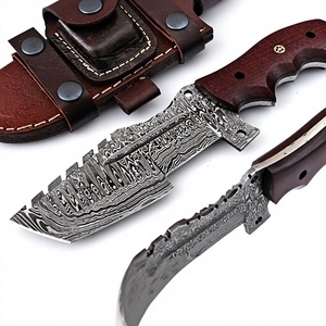 Cuchillo de acero de Damasco hecho a mano con hoja dentada y mango de micarta, cuchillo EDC para exteriores. - Product Image 1
