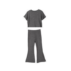 Completo Estivo per Bambine: T-Shirt a Maniche Corte in Lana Pettinata e Pantaloni a Zampa Altamente Elastici, Comodo, Casual e Traspirante - Product Image 1