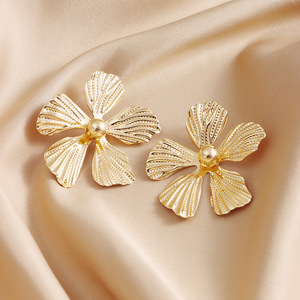 Moda elegante banquete fiesta colorido goteo versátil delicado diseño Metal oreja joyería para mujeres playa vacaciones Accesorios - Product Image 4