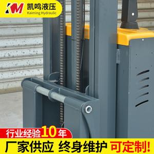 Apilador Eléctrico de 1 Tonelada con 2 Elevadores para Manejo en Estaciones - Product Image 3